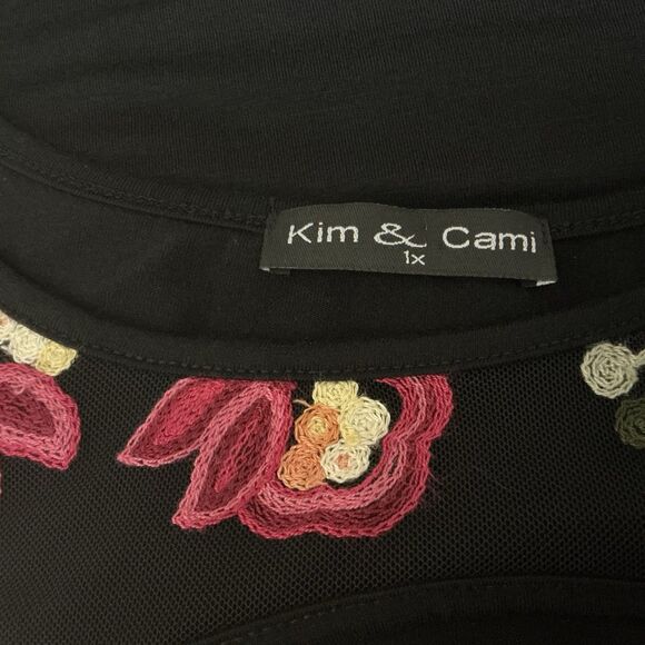 Kim & Cami Blouse Womens 1X Black Floral Embroidered Sheer Peek A Boo Neckline - Picture 7 of 9